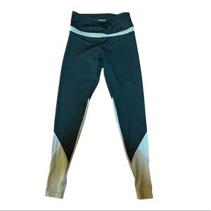 Danskin leggings Yoga exercise pant   spandex black ribbed tan bottom sz small